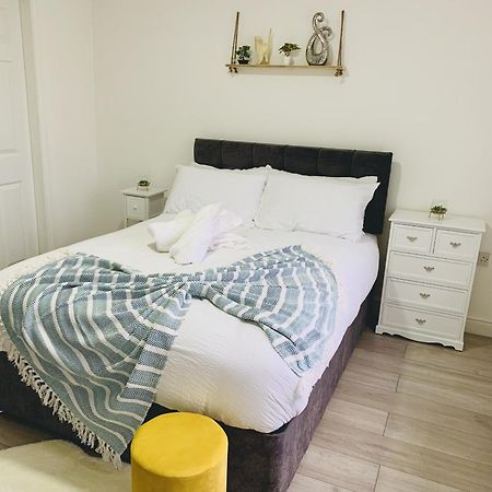 Modern & Cosy 2-Bed Apartment Near Nec, Airport & Jlr! Birmingham Chambre photo